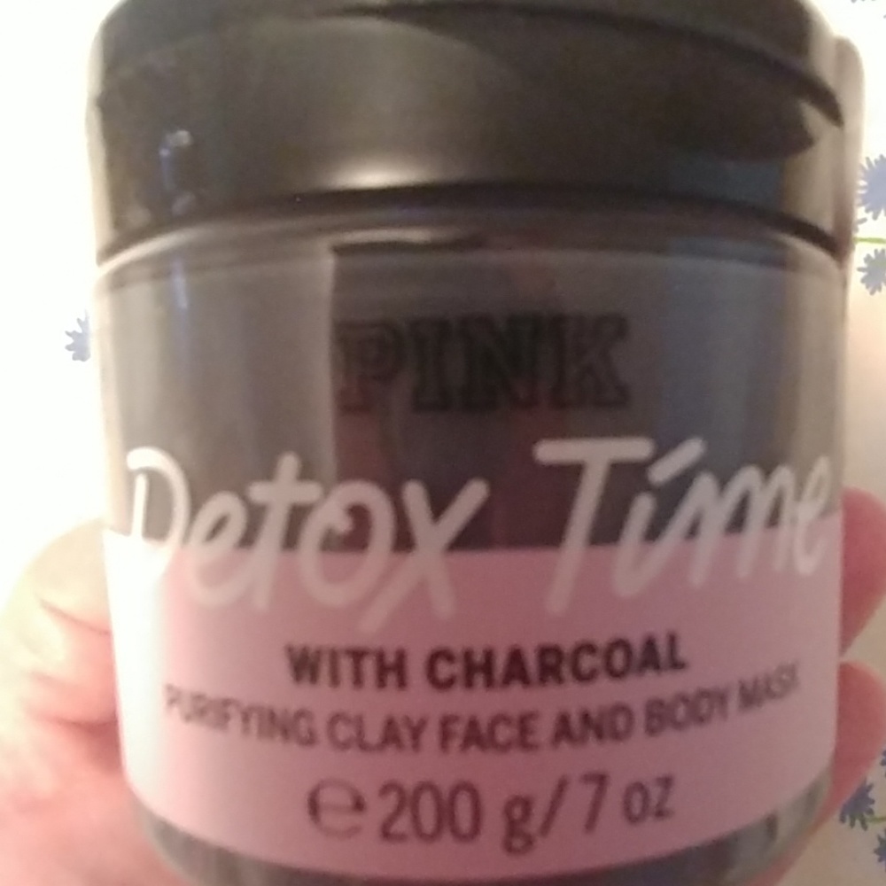 VS PINK clay face and body mask
